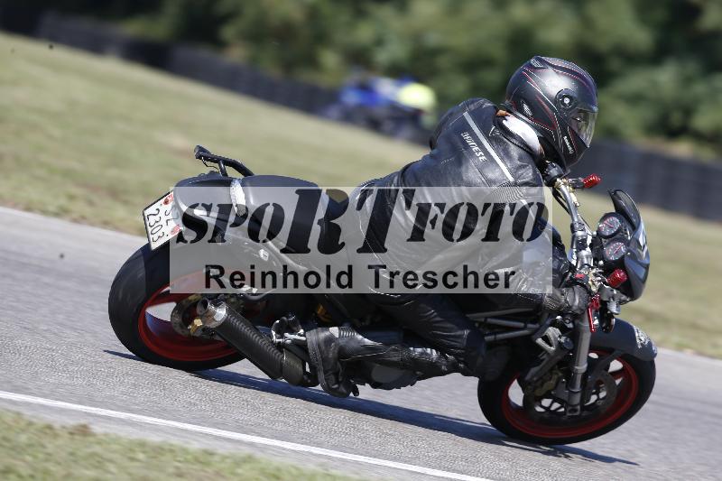 Archiv-2025/49 26.08.2025 Cornu Master School ADR/blau-bleu/46